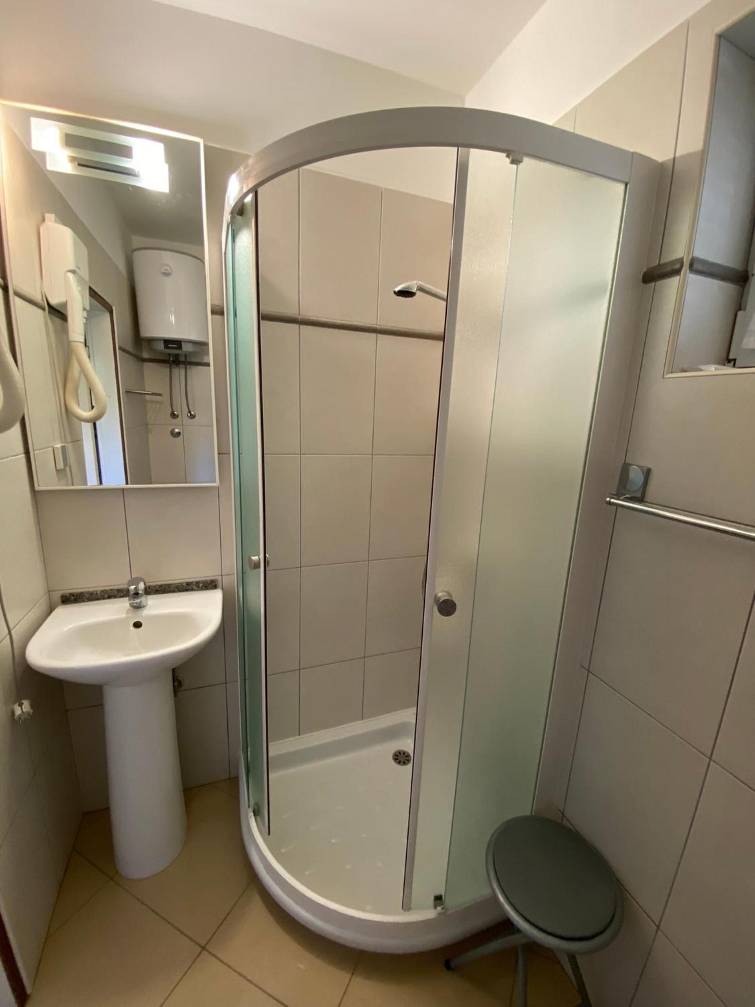 Apartmani Sara Omišalj Exterior foto