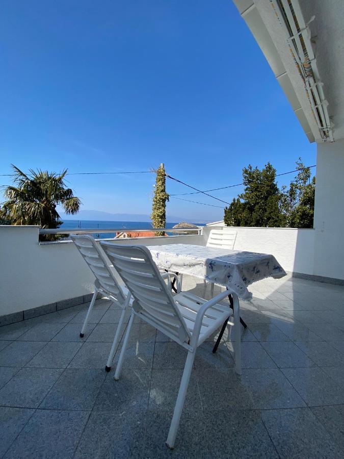 Apartmani Sara Omišalj Exterior foto