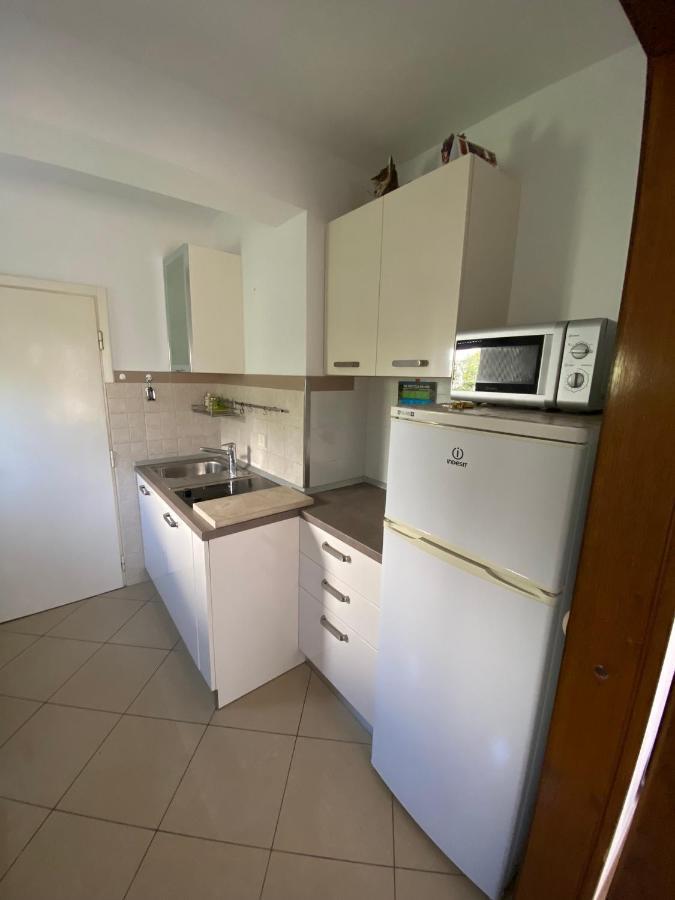 Apartmani Sara Omišalj Exterior foto