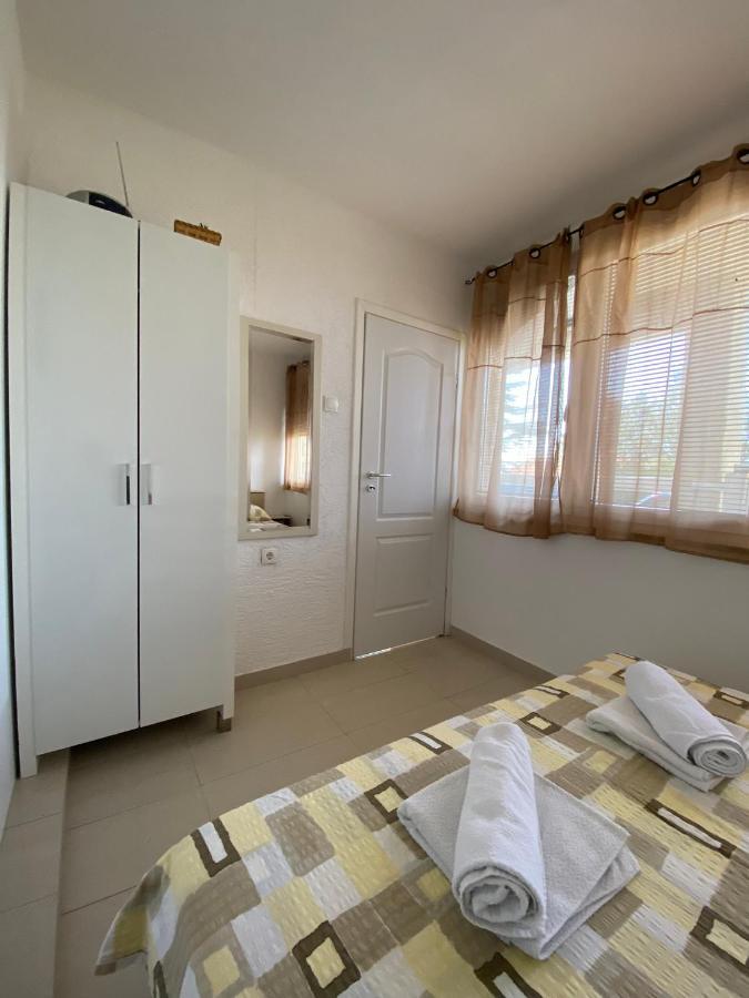 Apartmani Sara Omišalj Exterior foto